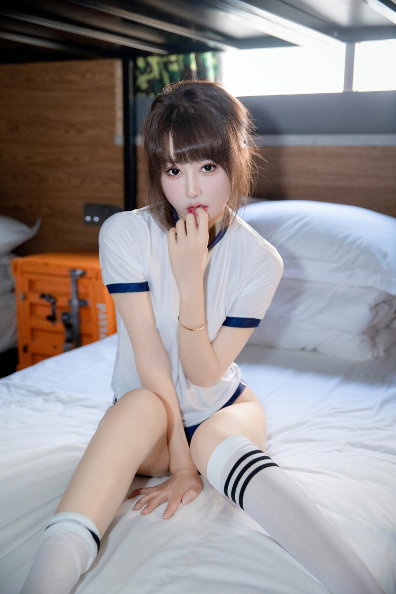 白笑笑#水手服【70P-1.20GB】 白笑笑#水手服【70P-1.20GB】