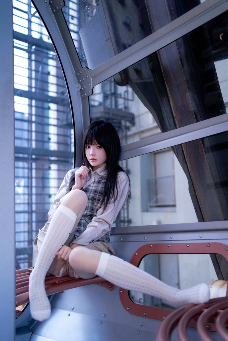 桜桃喵#制服摩天轮【27P-667MB】 桜桃喵#制服摩天轮【27P-667MB】