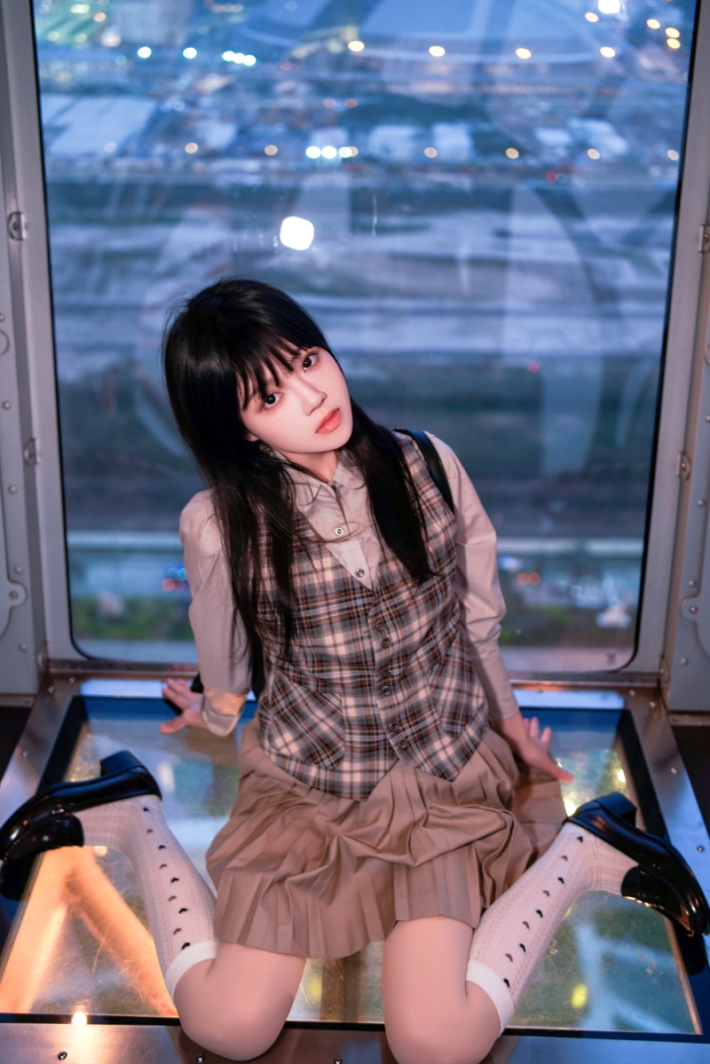 桜桃喵#制服摩天轮【27P-667MB】 桜桃喵#制服摩天轮【27P-667MB】