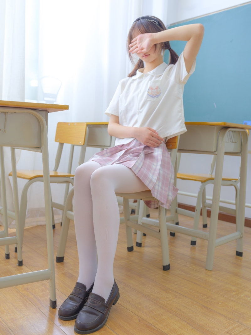 森萝财团 XY-001 小圆001 试拍15D格子裙【169P-1V-9.71GB】 森萝财团 XY-001 小圆001 试拍15D格子裙【169P-1V-9.71GB】
