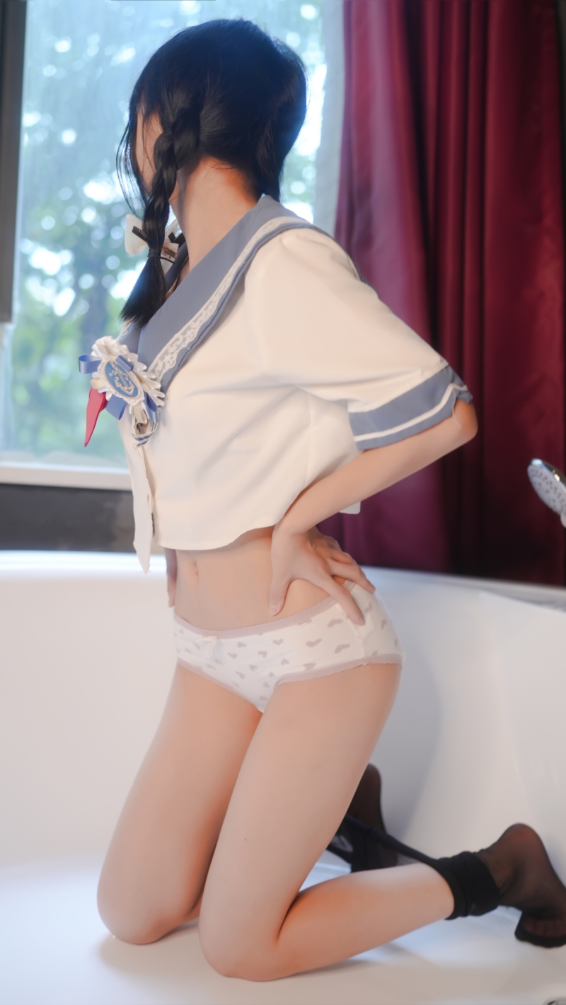 秋名山龙一 小婕 水手服【60P-572MB】 秋名山龙一 小婕 水手服【60P-572MB】