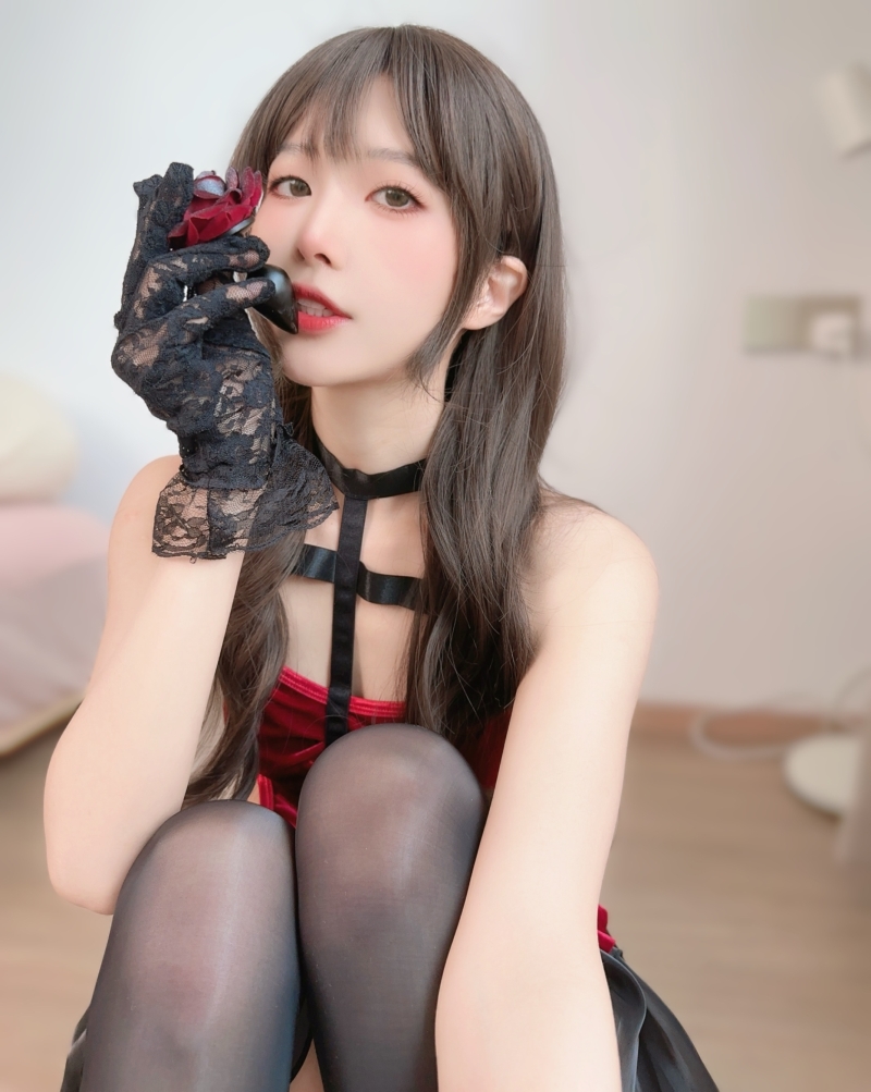 一勺大布丁#蔷薇之花【80P-113MB】 一勺大布丁#蔷薇之花【80P-113MB】