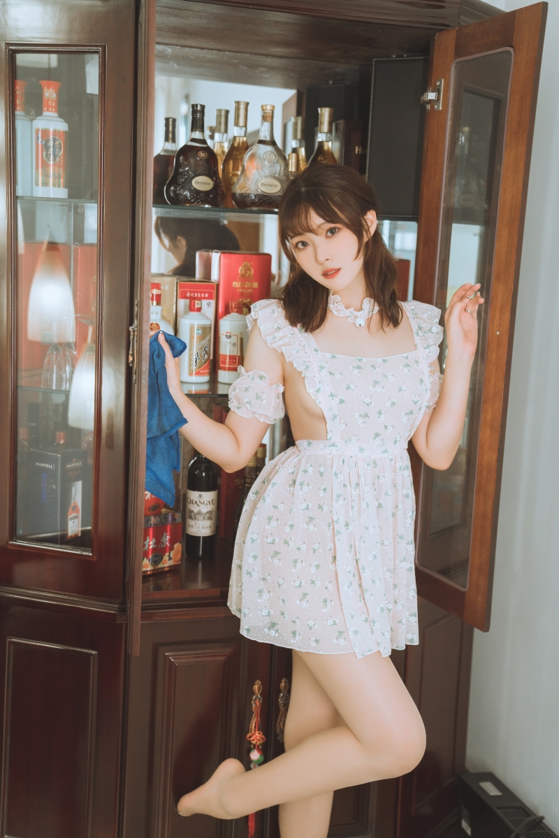 Natsuko夏夏子#碎花围裙【55P-1V-782MB】 Natsuko夏夏子#碎花围裙【55P-1V-782MB】