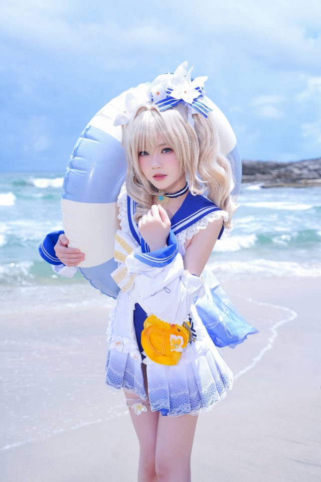 原神COSPLAY:桜桃喵完美演绎可爱偶像芭芭拉的清新魅力 原神COSPLAY:桜桃喵完美演绎可爱偶像芭芭拉的清新魅力