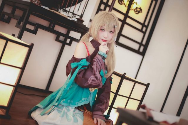 coser Bass化身《崩坏:星穹铁道》青雀,探秘灵魂深处的可爱魅力 coser Bass化身《崩坏:星穹铁道》青雀,探秘灵魂深处的可爱魅力