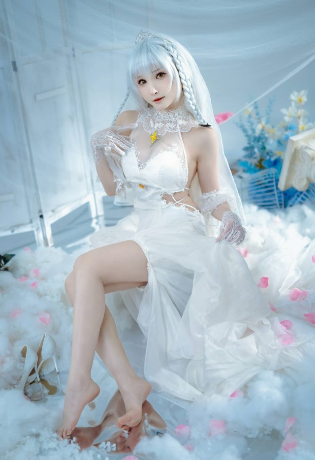 超级小禾儿·花园誓约婚纱COS:浪漫的婚礼在花海中绽放 超级小禾儿·花园誓约婚纱COS:浪漫的婚礼在花海中绽放