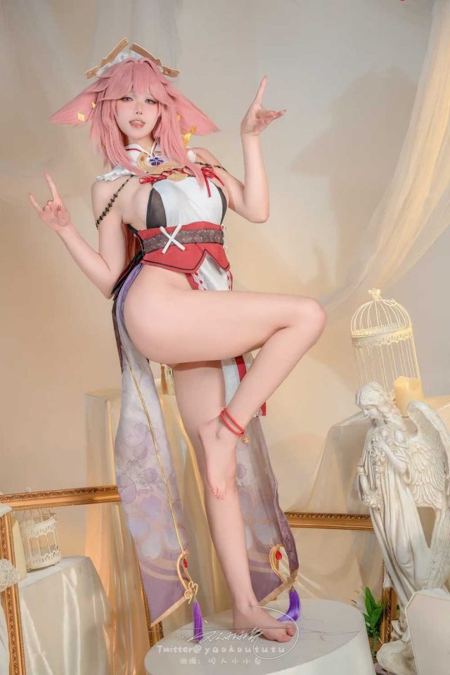 咬一口兔娘ovo cos旗袍八重神子,探索原神世界的性感魅力 咬一口兔娘ovo cos旗袍八重神子,探索原神世界的性感魅力