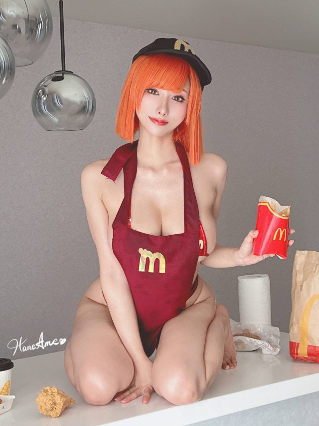 不一样的麦当劳餐厅体验,coser“雨波_HaneAme”亲身示范! 不一样的麦当劳餐厅体验,coser“雨波_HaneAme”亲身示范!