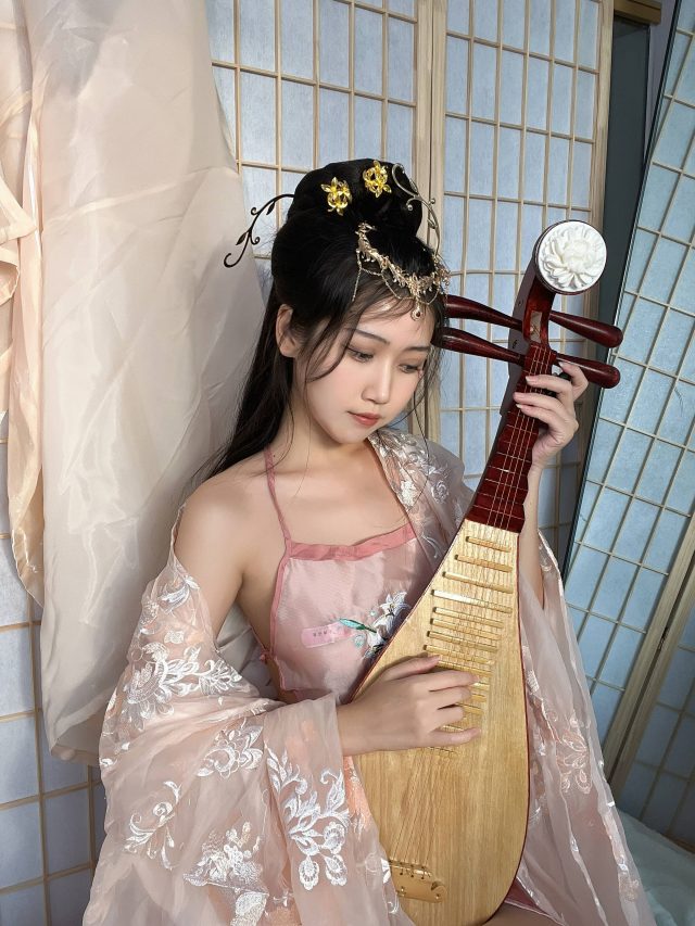 越品越有味的COSPLAY老酒:coser不呆猫的颜值与气质 越品越有味的COSPLAY老酒:coser不呆猫的颜值与气质