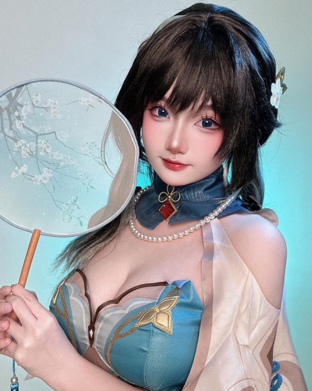 小鱼KIKO《崩坏:星穹铁道》阮·梅COS:性感与可爱的魔力 小鱼KIKO《崩坏:星穹铁道》阮·梅COS:性感与可爱的魔力