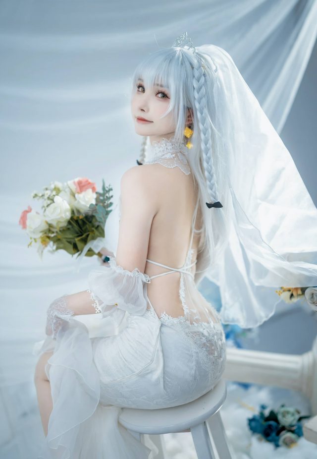 超级小禾儿·花园誓约婚纱COS:浪漫的婚礼在花海中绽放 超级小禾儿·花园誓约婚纱COS:浪漫的婚礼在花海中绽放