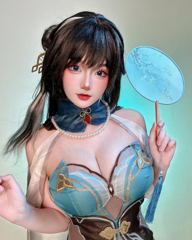 小鱼KIKO《崩坏:星穹铁道》阮·梅COS:性感与可爱的魔力 小鱼KIKO《崩坏:星穹铁道》阮·梅COS:性感与可爱的魔力
