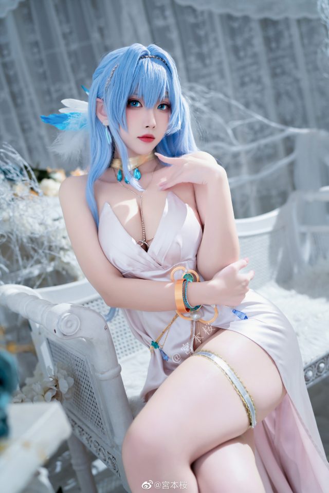 宮本桜cos《胜利女神:妮姬》海伦,性感礼服绽放宙斯盾之花 宮本桜cos《胜利女神:妮姬》海伦,性感礼服绽放宙斯盾之花