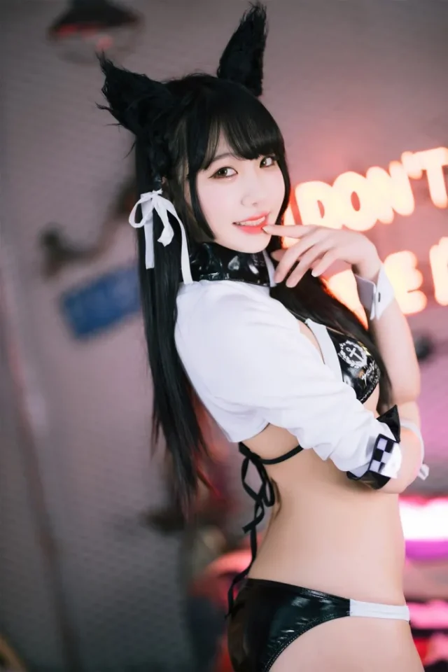 碧蓝航线COSPLAY:Sooflower再现“舰娘”爱宕的迷人魅力
